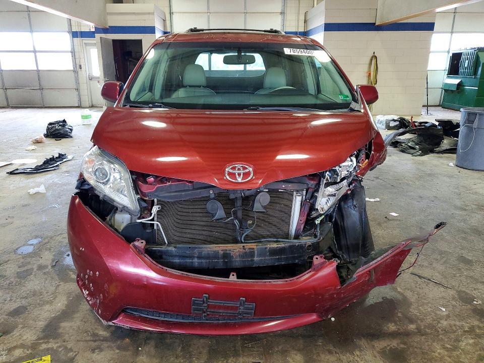 2011 Toyota Sienna xle