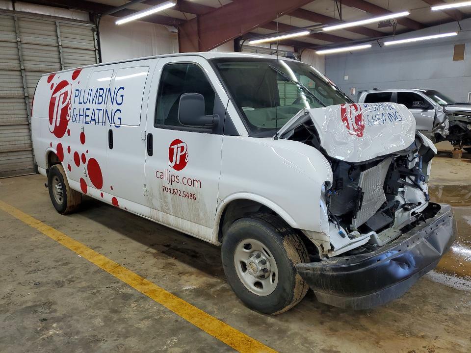 2025 Chev Express G2500