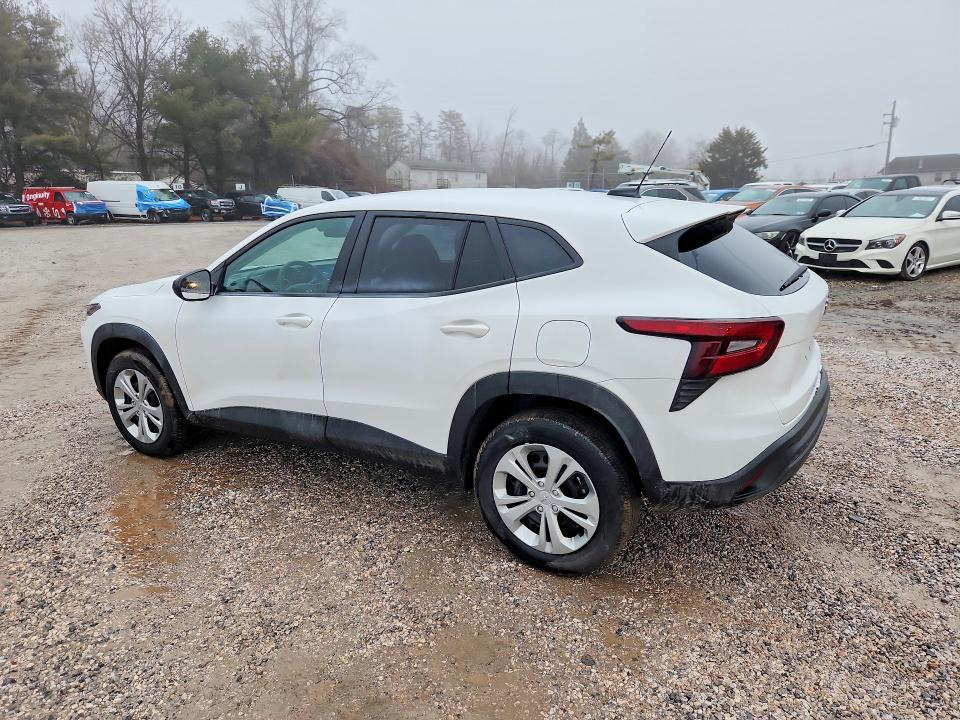 2025 Chevrolet Trax ls