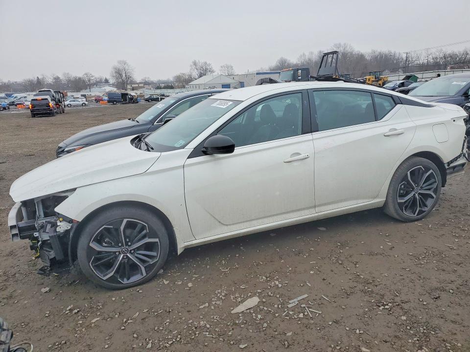 2025 Nissan Altima sr