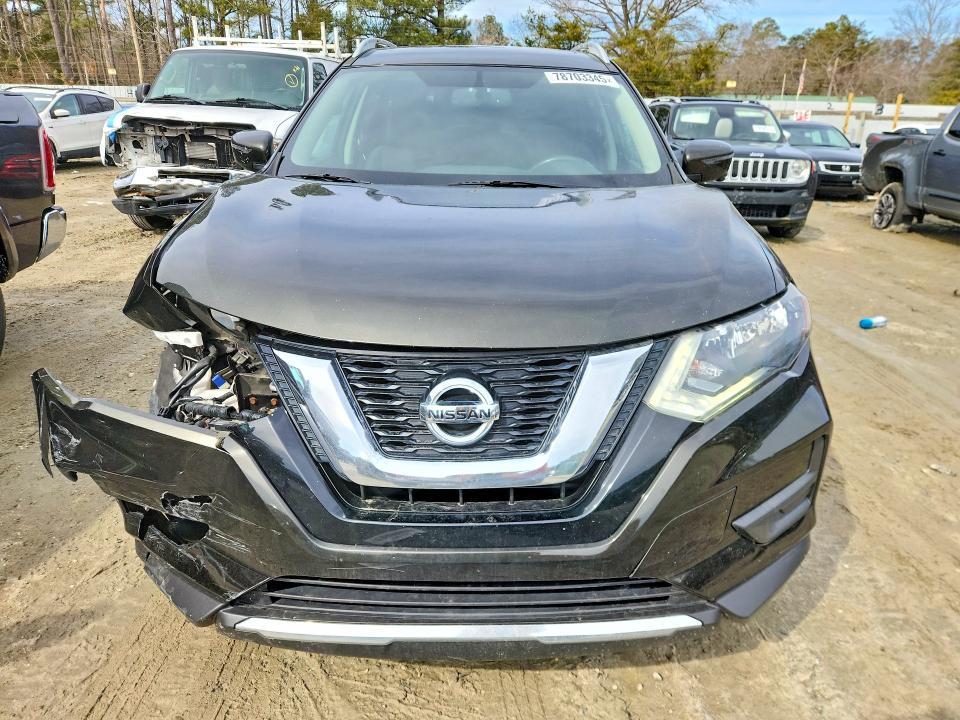 2017 Nissan Rogue sv