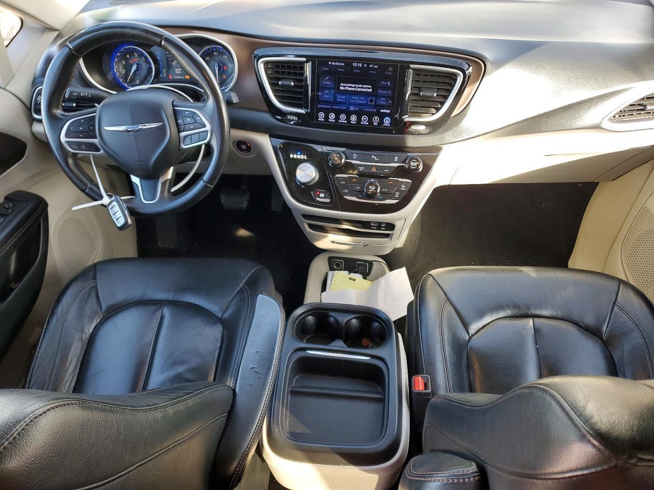 2017 Chrysler Pacifica Touring l