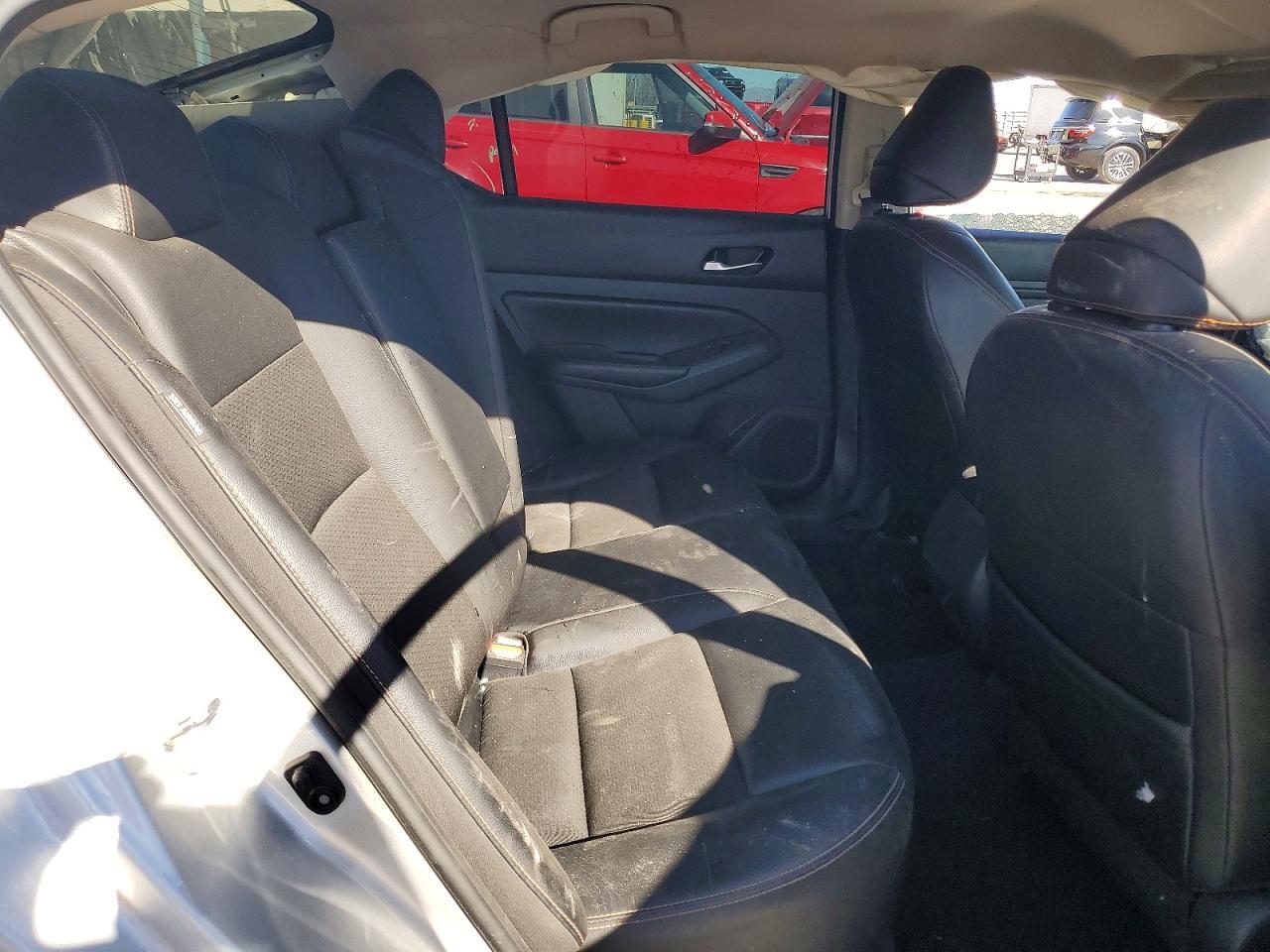 2022 Niss Altima 2.5 sr