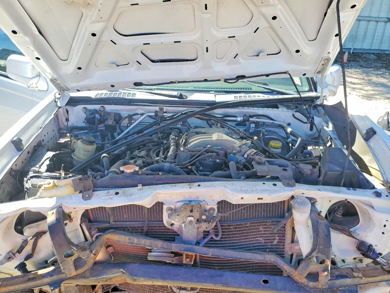 2001 Nissan Frontier XE