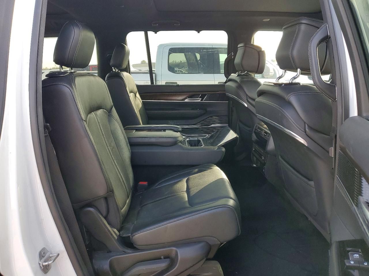 2023 Jeep Grand Wagoneer Series i