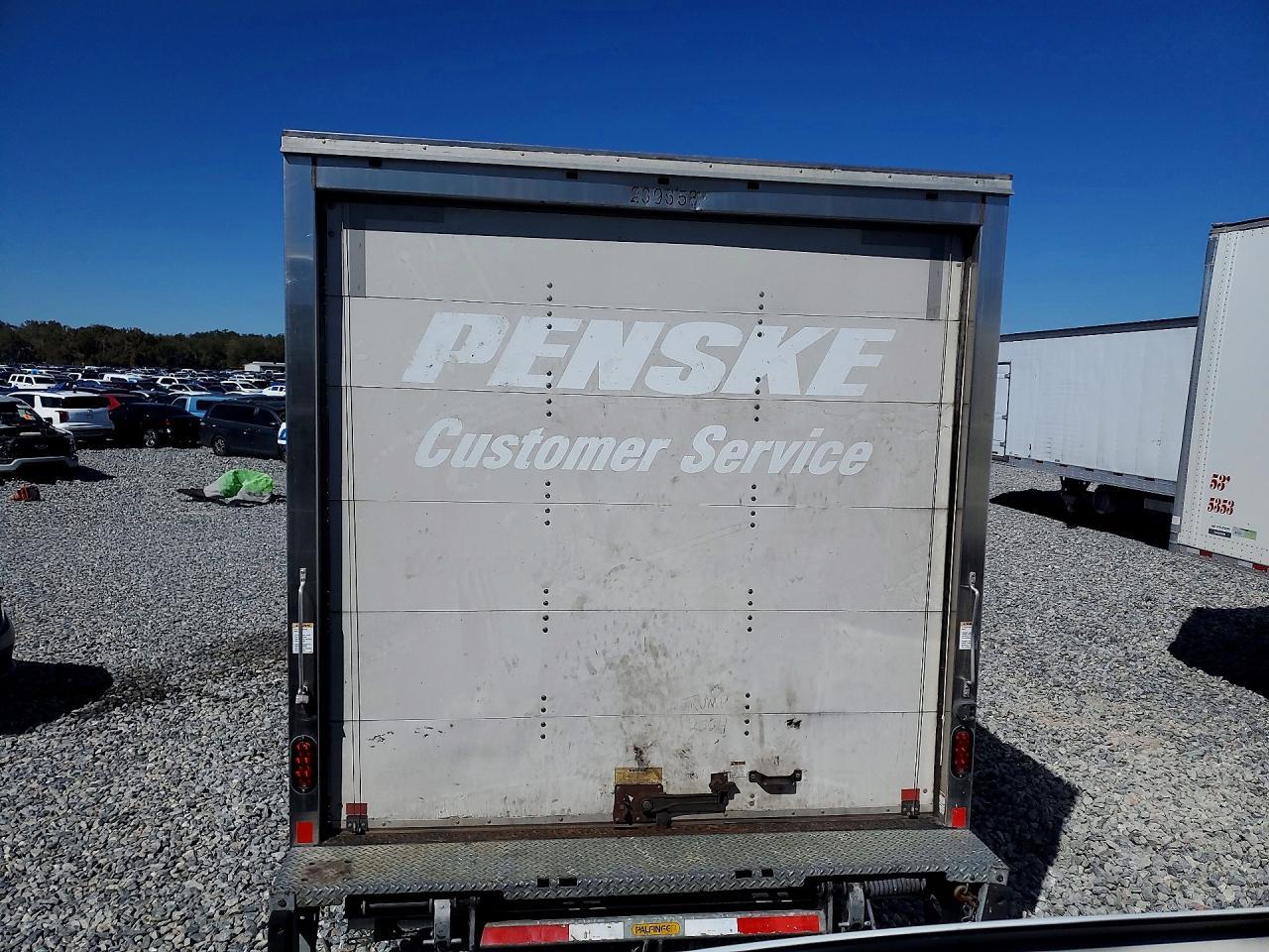 2017 Isuzu NPR HD BOX Truck
