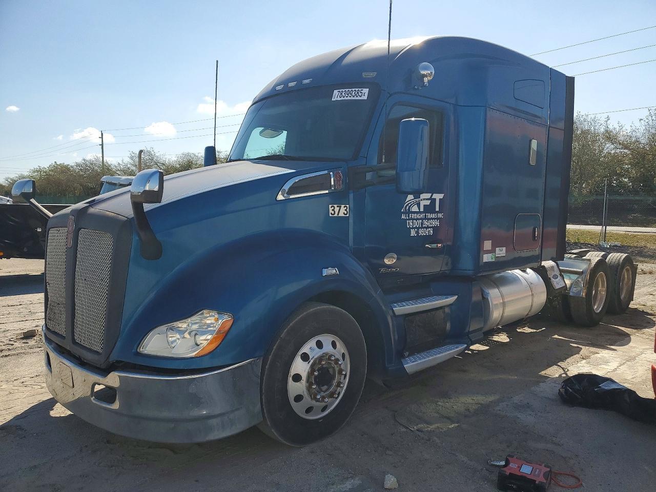 2017 Kenworth Construction T680
