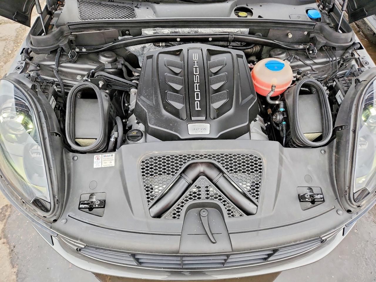 2018 Porsche Macan gts