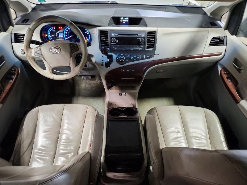 2012 Toyota Sienna xle