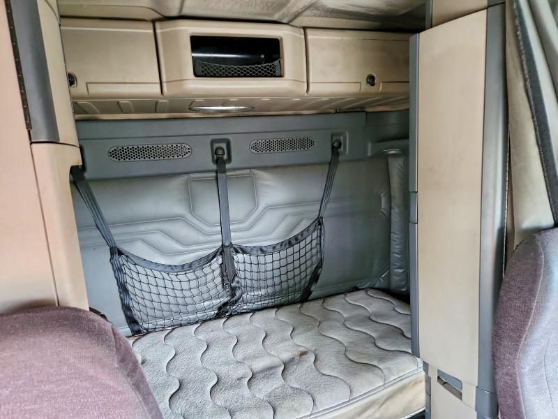 2014 Freightliner Cascadia Semi Truck