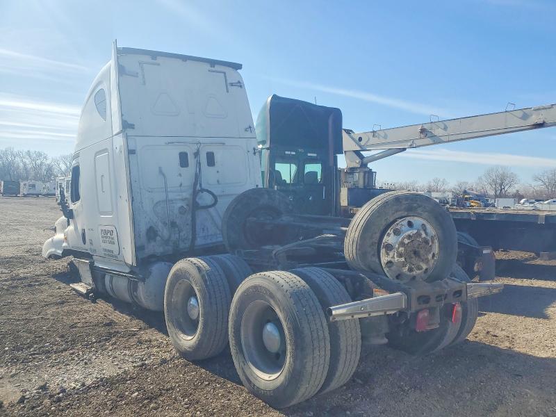 2015 Freightliner Cascadia Semi Truck