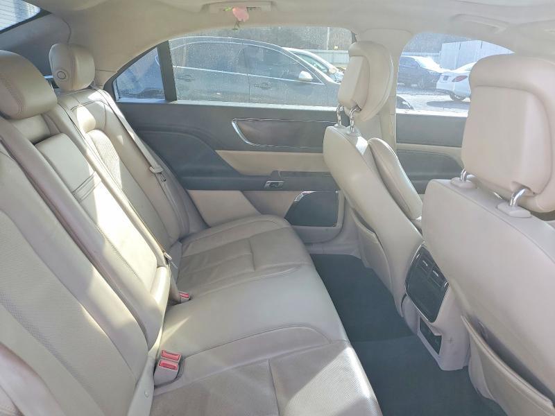 2018 Lincoln Continental Select