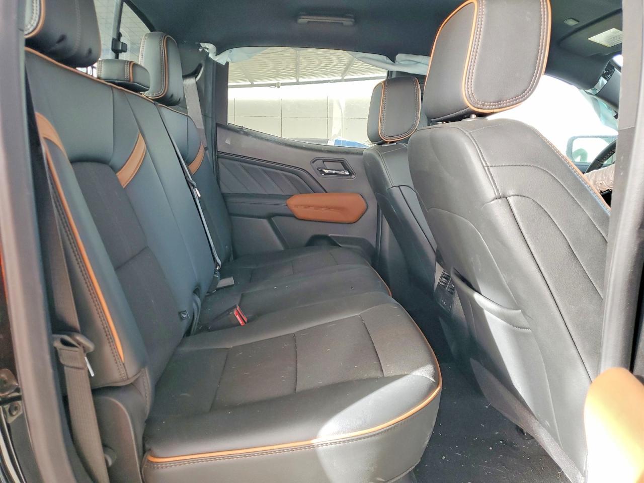 2025 GMC Canyon AT4