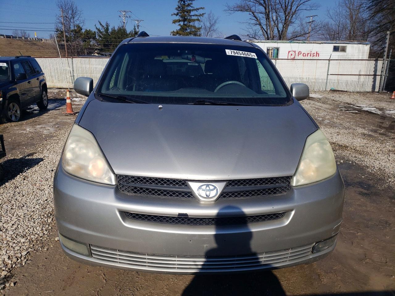 2004 Toyota Sienna xle 7 Passenger