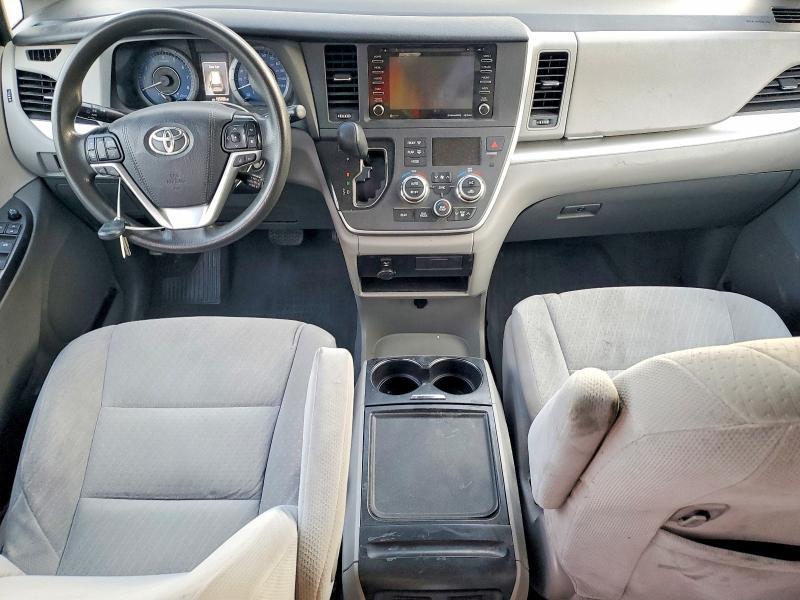 2020 Toyota Sienna le 8-passenger