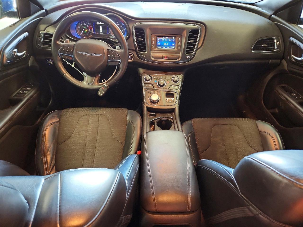 2016 Chrysler 200 s