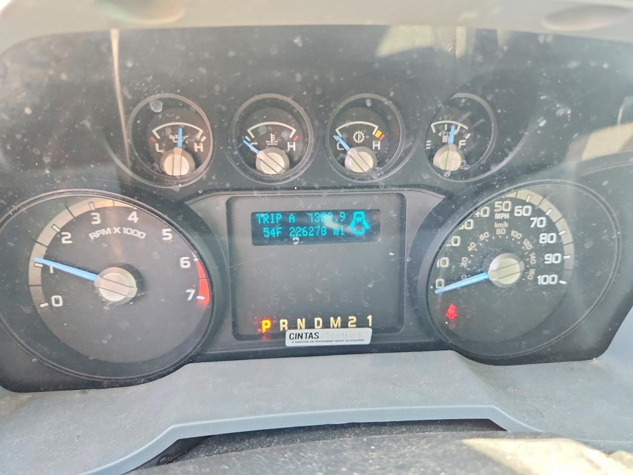 2013 Ford F350 Super Duty BOX Truck