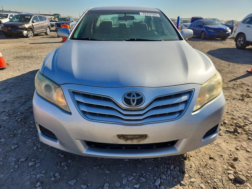 2011 Toyota Camry le