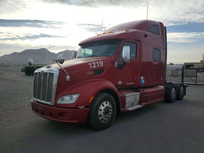 2017 Peterbilt 589 Semi Truck