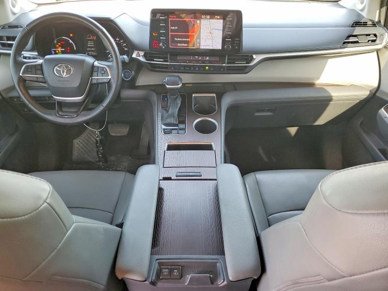2021 Toyota Sienna xle