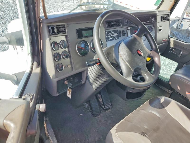 2015 Kenworth Constructi-flat bed Truck