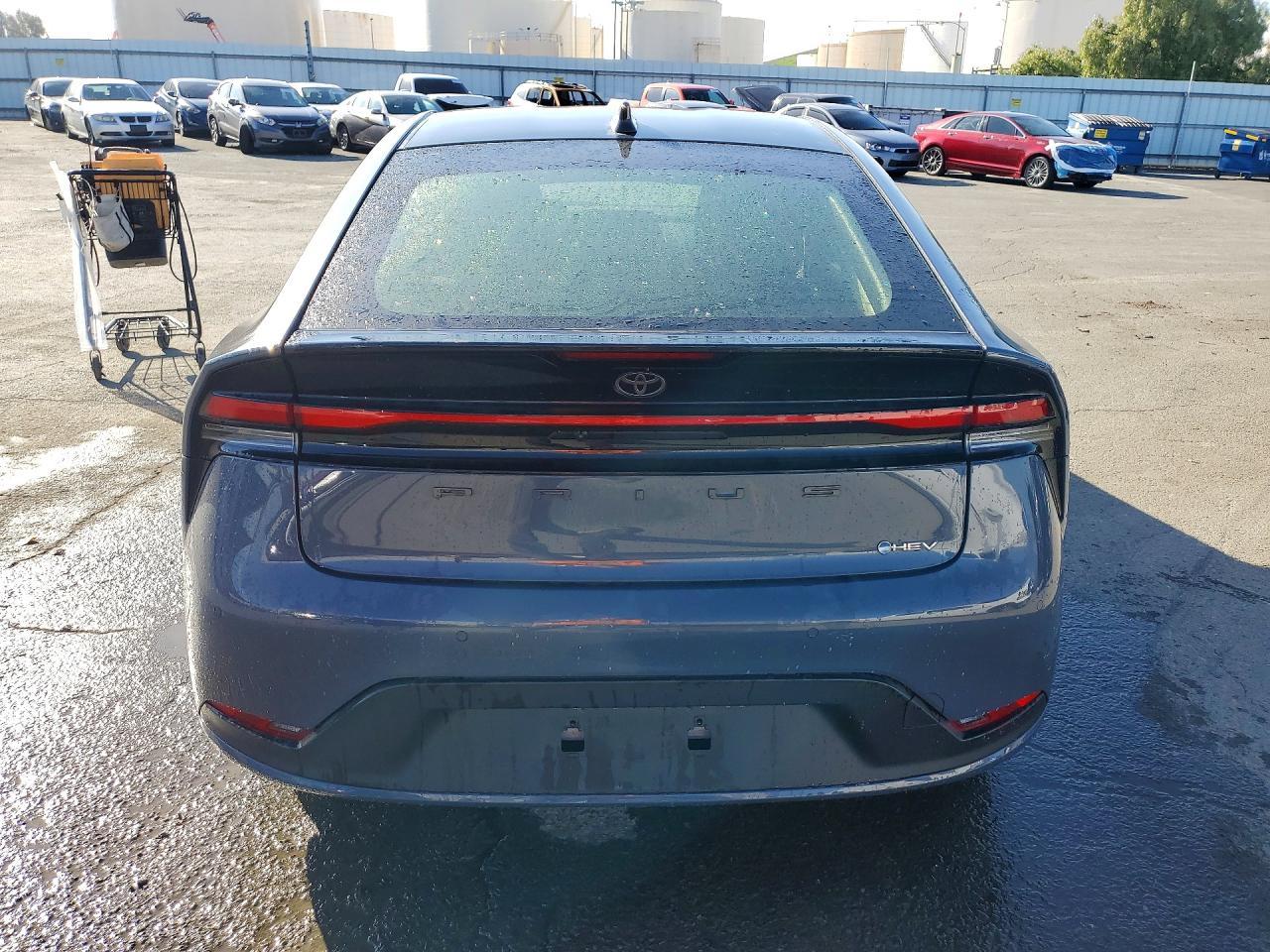 2024 Toyota Prius le
