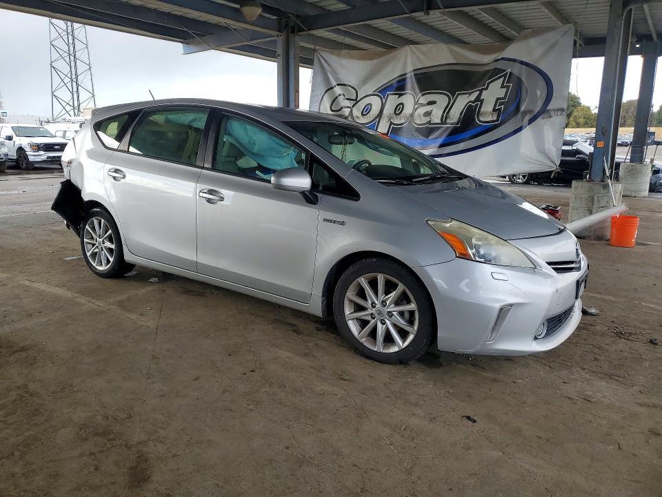 2013 Toyota Prius v Five