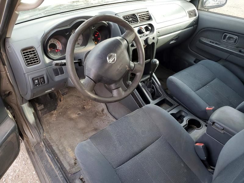 2004 Nissan Frontier Standard