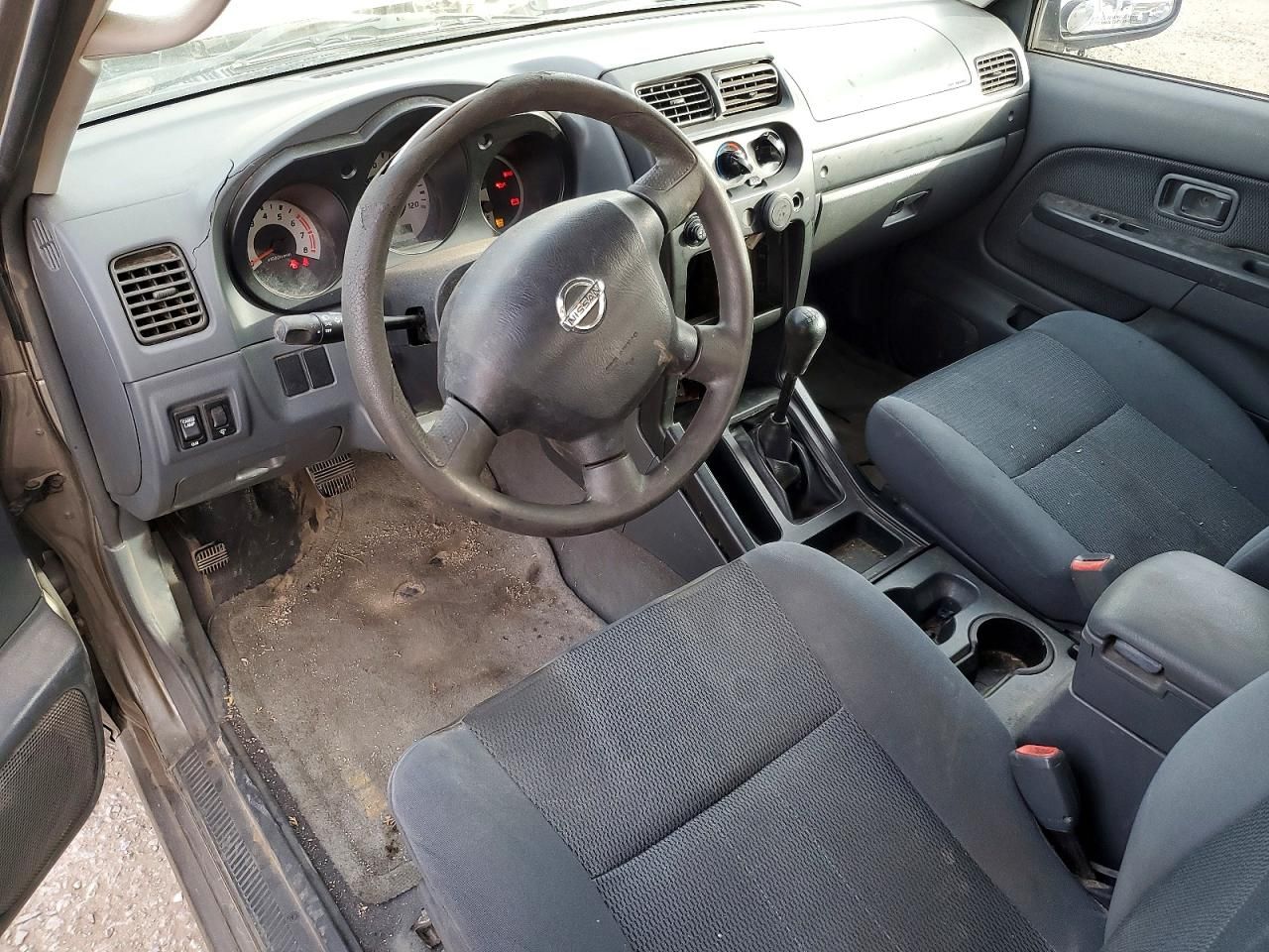 2004 Nissan Frontier Standard