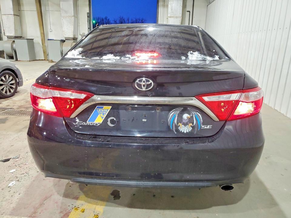 2016 Toyota Camry se