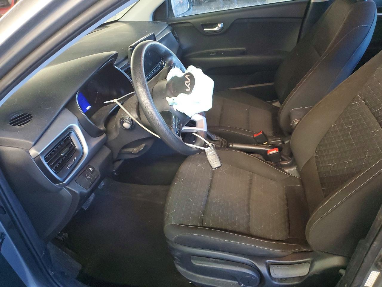 2022 KIA Rio s