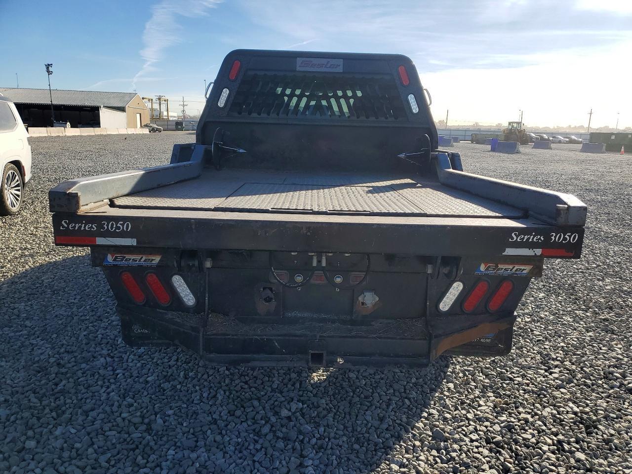 2017 Ford F350 Super Duty Flatbed Truck