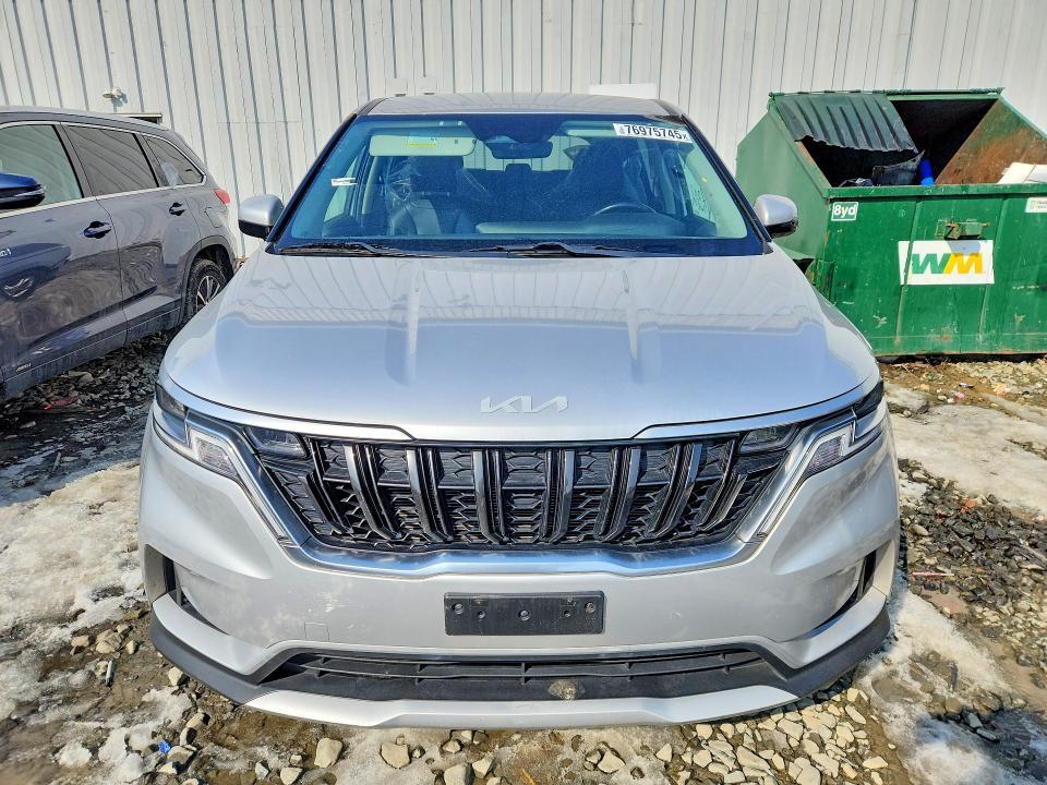 2022 KIA Carnival lx