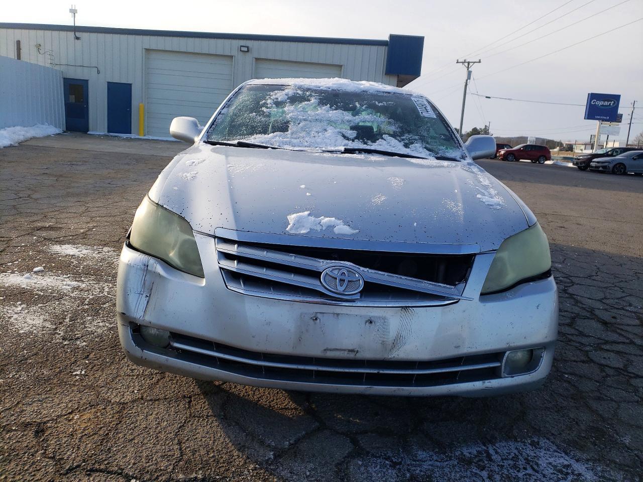2005 Toyota Avalon xl