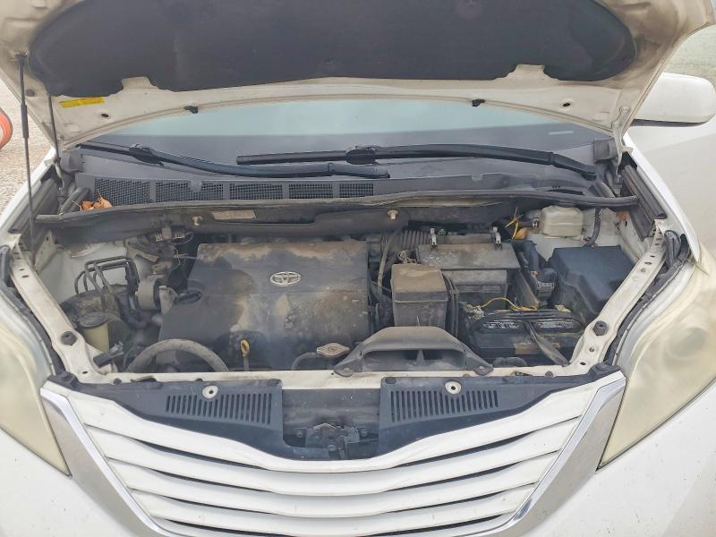 2016 Toyota Sienna le