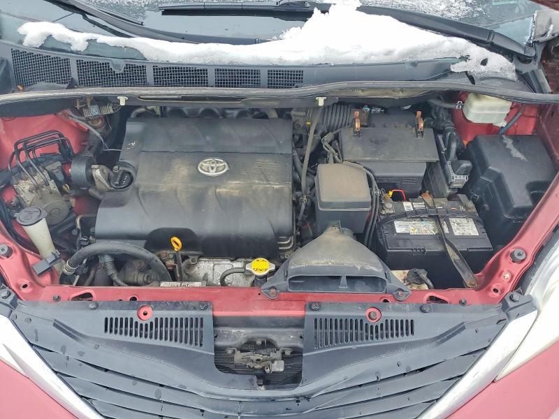 2012 Toyota Sienna le