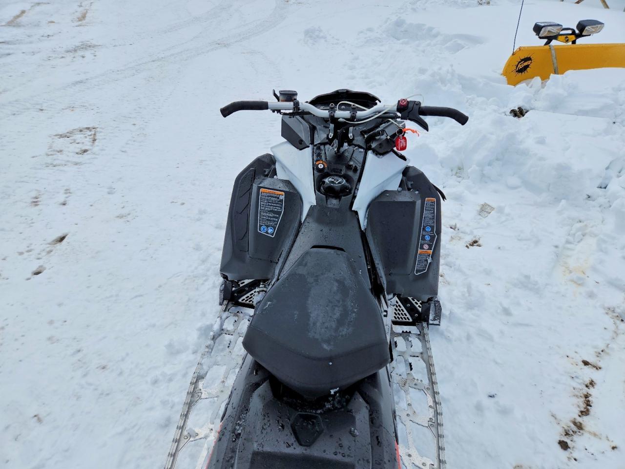 2022 Skidoo Snowmobile