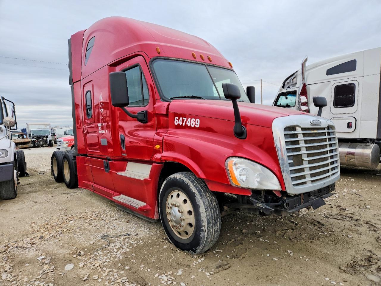 2015 Freigliner 2015 Freightliner Cascadia Semi Truck
