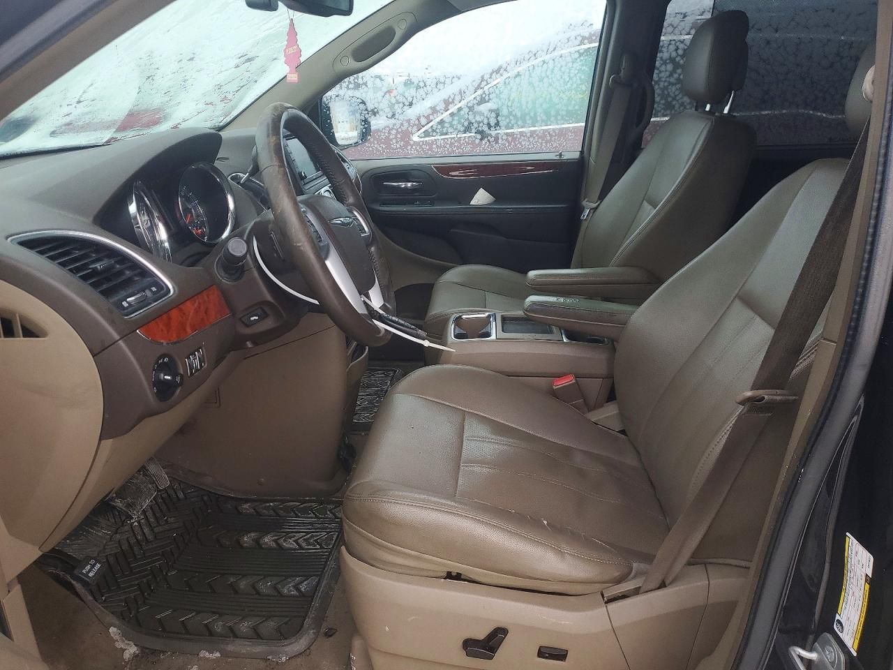 2014 Chrysler Town & Country Touring l