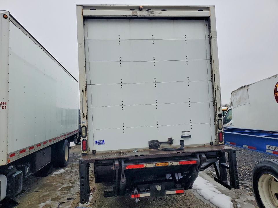 2015 Freightliner Business Class M2 box Truck