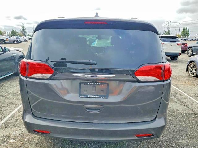 2020 Chrysler Voyager lxi