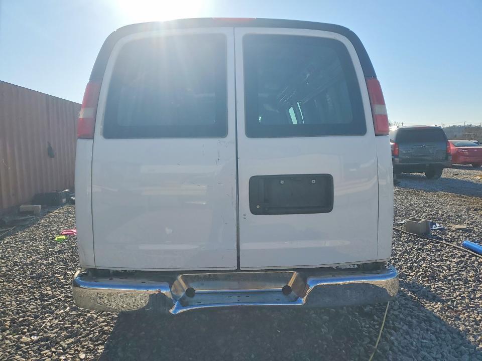 2017 Chevrolet Express Cargo 3500 1
