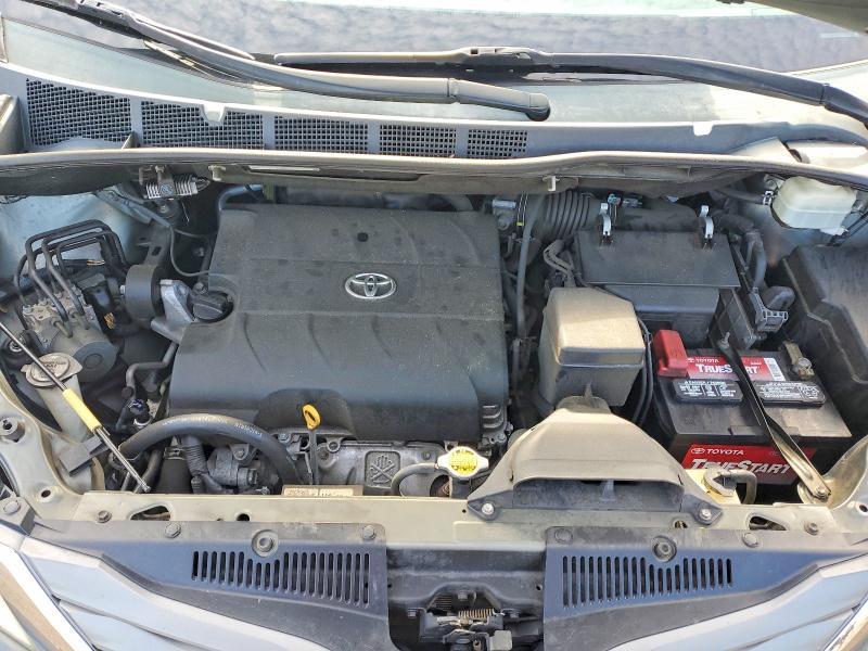 2012 Toyota Sienna xle