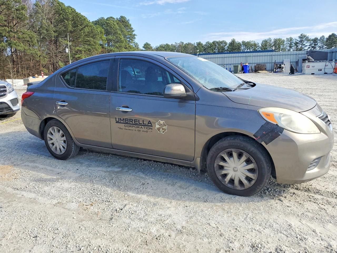 2013 Nissan Versa sv