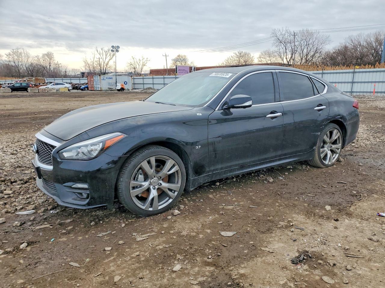 2017 Infiniti Q70 3.7