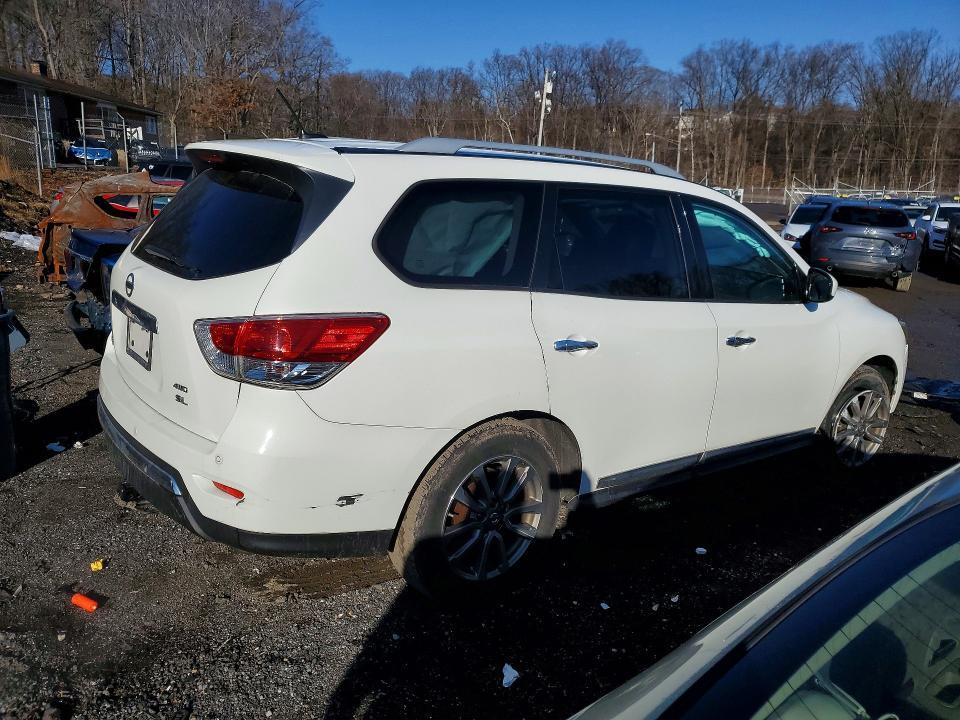 2016 Nissan Pathfinder sl