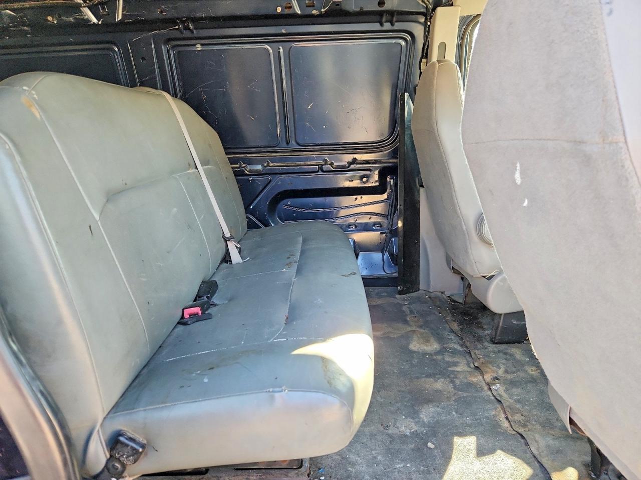 2002 Ford Econoline E350 Super Duty Van