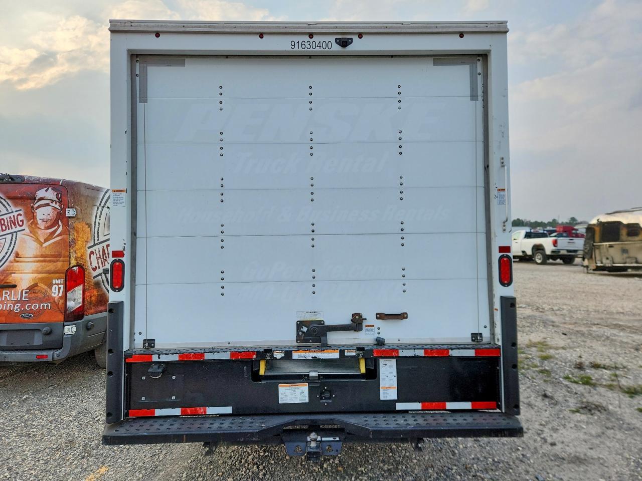 2023 GMC Savana BOX Truck