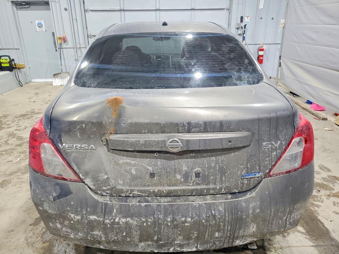 2012 Niss Versa s