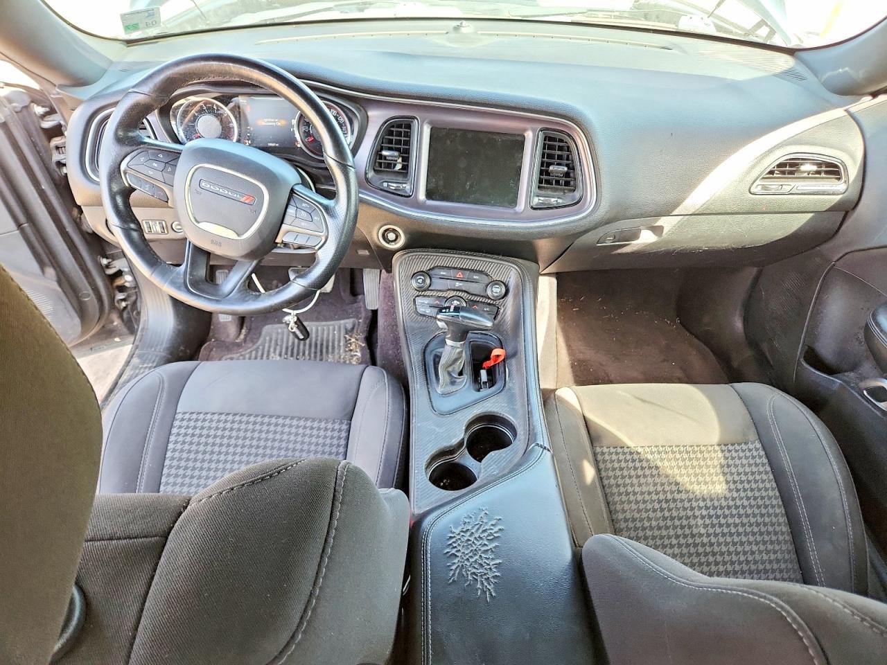 2016 Dodge Challenger sxt